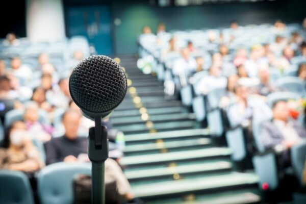Dicas Eficazes para Vencer o Medo de Falar em Público